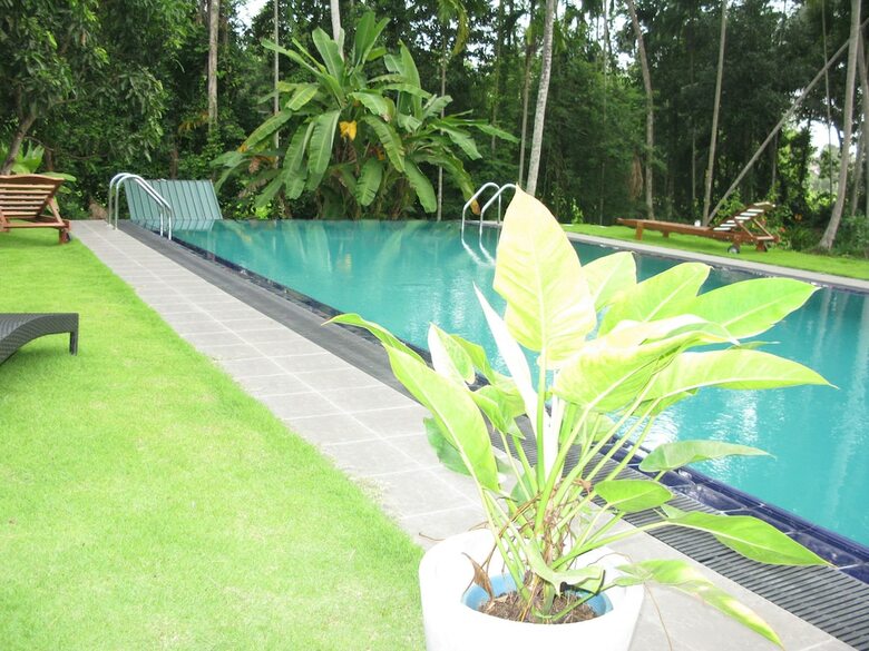 Hotel Anuhas Airport Villas