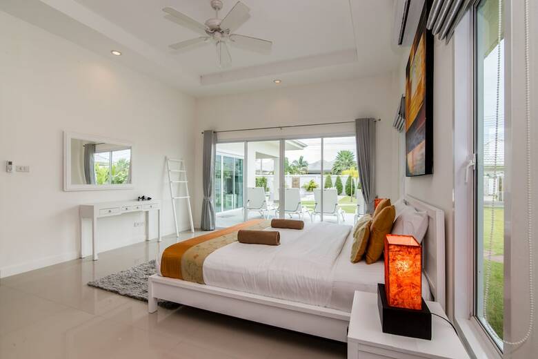 Hua Hin Pool Villa With 4 Bedrooms L27