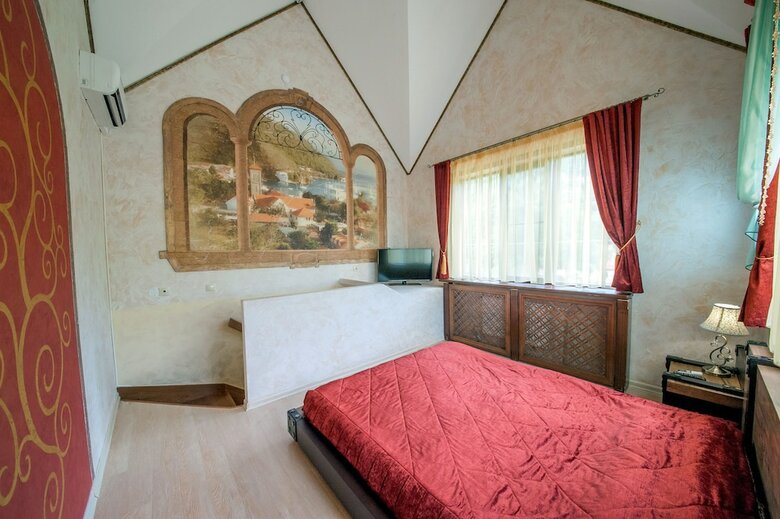 Abago Mountain Hotel