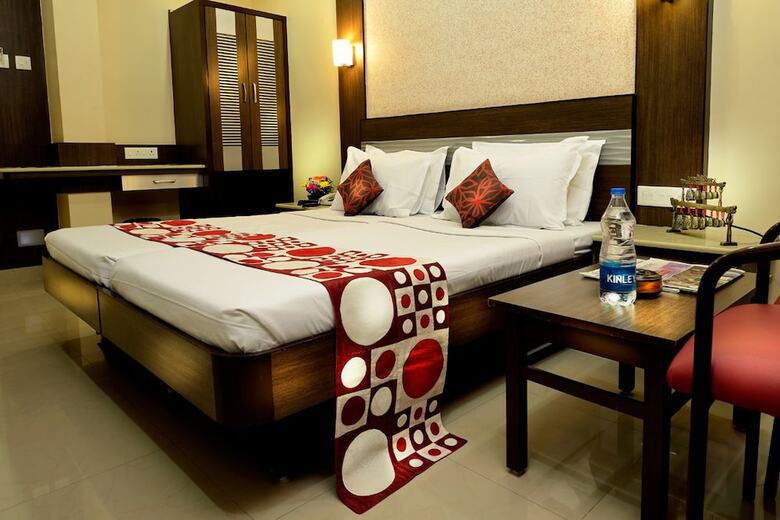 Hotel Navaratna