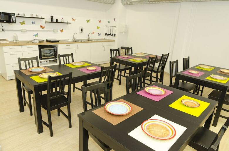 Hostal La Fabrica Urban Hostel