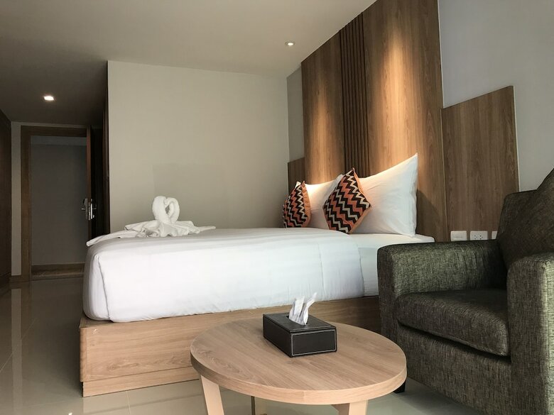 May Hotel