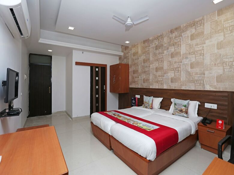 Oyo 10263 Hotel Grand Nishat