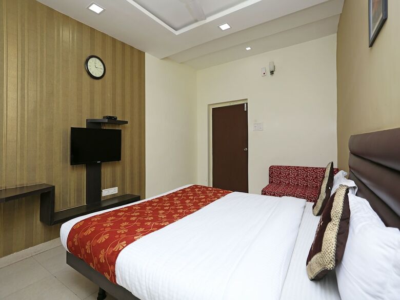 Oyo 8173 Hotel Singh Palace