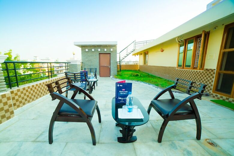Hotel Oyo 9054 Velaga Inn