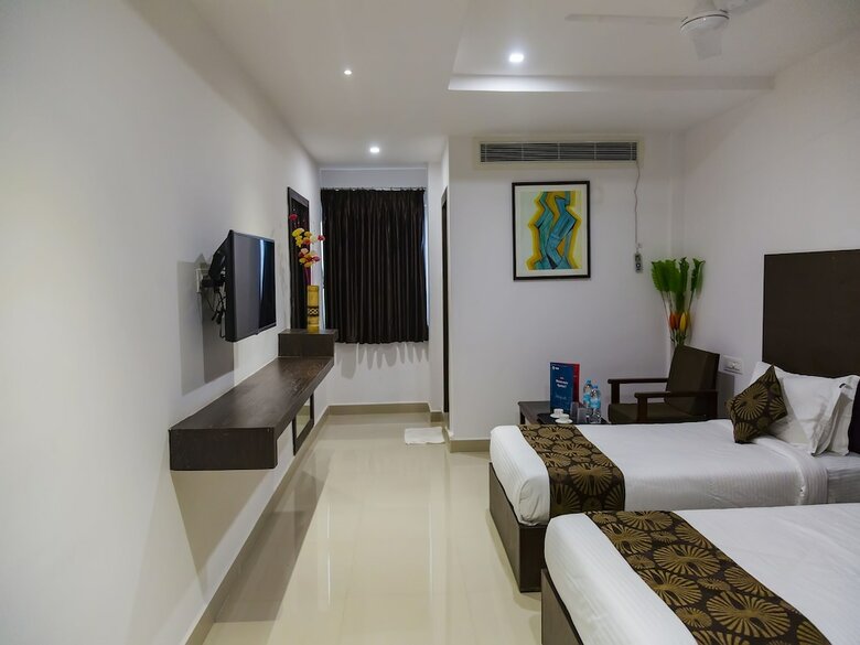 Oyo 7884 Hotel Thyag Inn