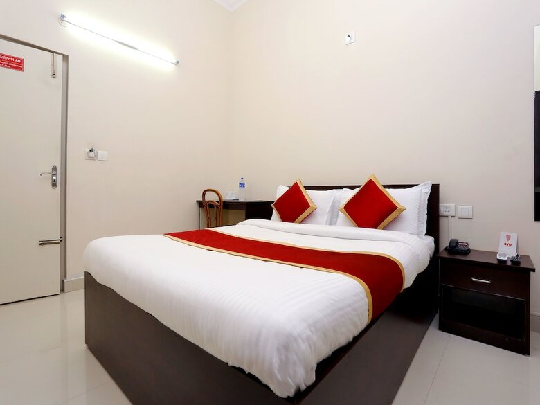 Hotel Oyo 9118 Saravana Inn