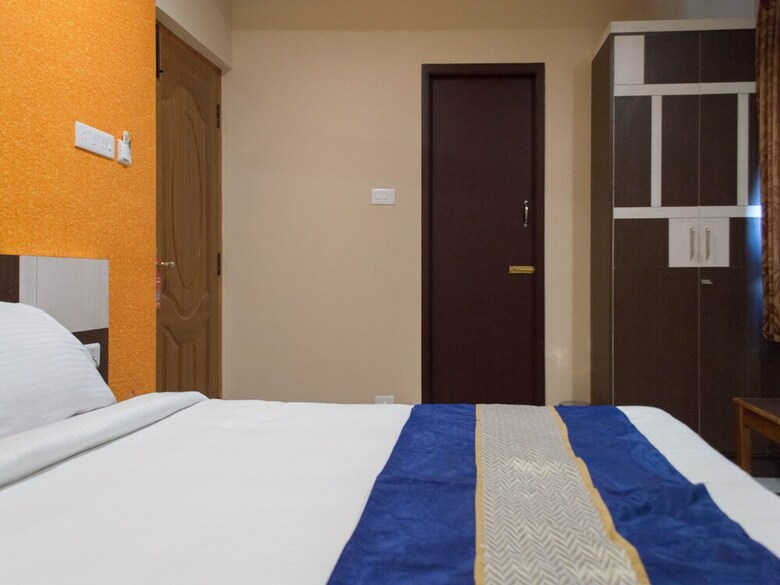 Oyo 5130 Hotel Raks