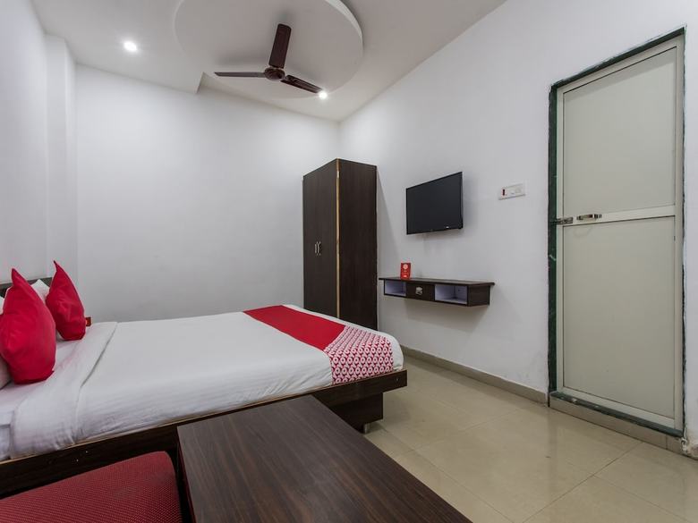 Oyo 9969 Hotel Kshipra Dham