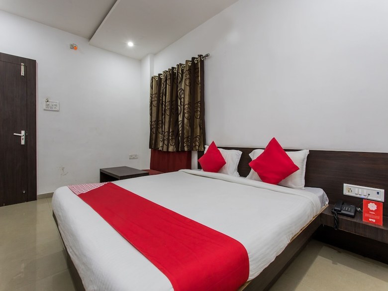 Oyo 9969 Hotel Kshipra Dham