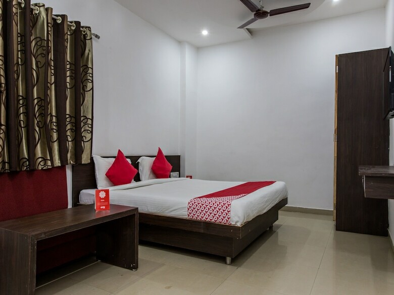 Oyo 9969 Hotel Kshipra Dham
