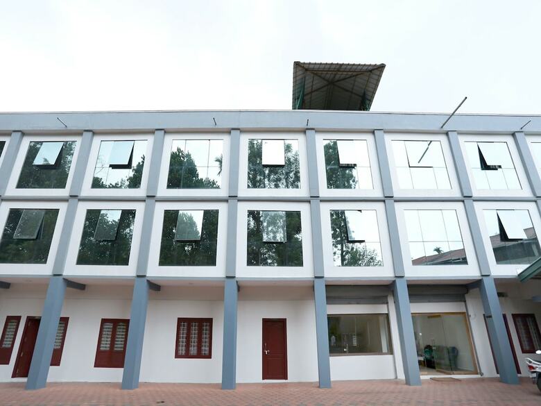 Oyo 10716 Hotel Chingly Residency