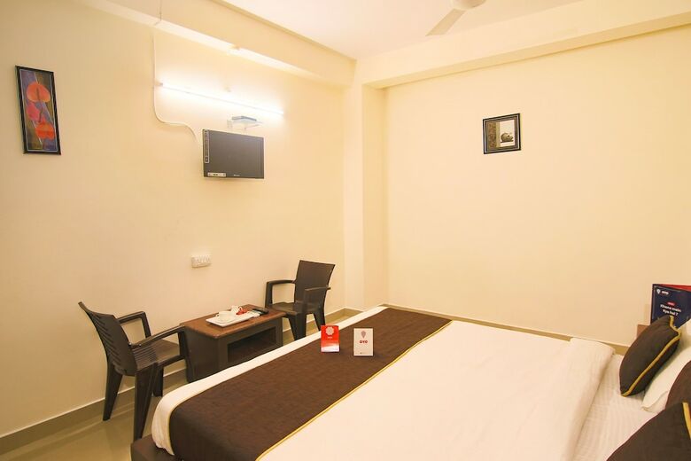 Hotel Oyo 10043 Srk Guesthouse