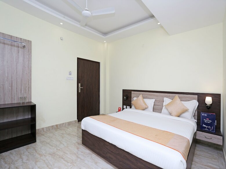 Hotel Oyo Flagship 120 Gupta Inn Cantonment