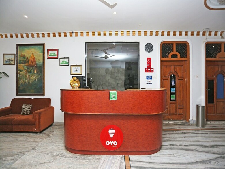 Hotel Oyo Flagship 120 Gupta Inn Cantonment