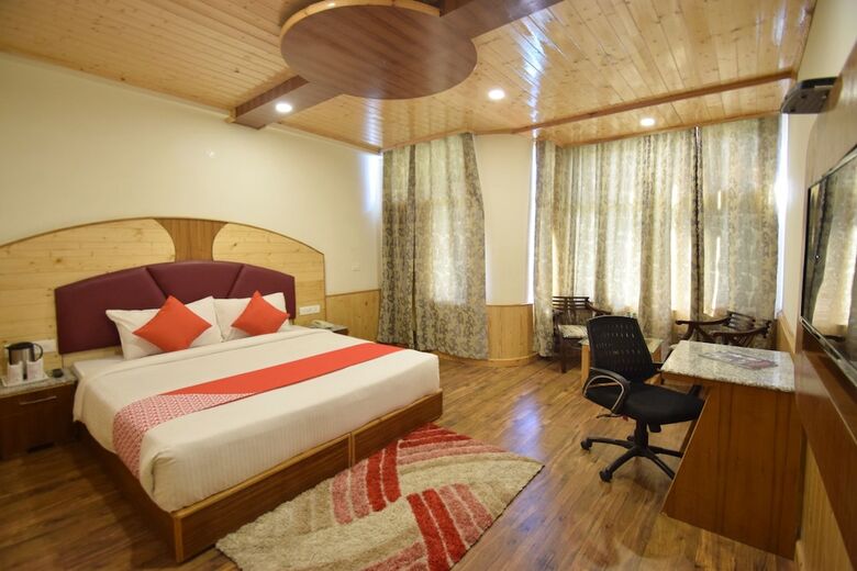 Hotel Oyo 11618 Sarthak Regency
