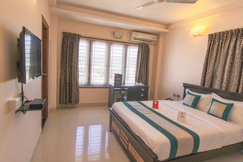 Hotel Oyo 10058 Cpr Residency