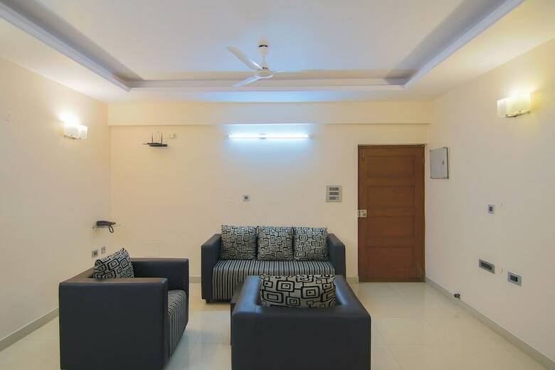 Hotel Oyo 10058 Cpr Residency