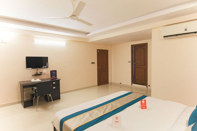 Hotel Oyo 10058 Cpr Residency