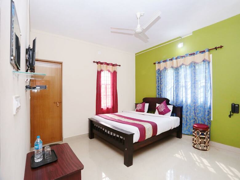 Hotel Oyo 10421 La Flora Resorts