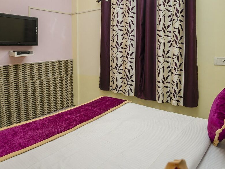 Hotel Oyo 11360 Western Enclave
