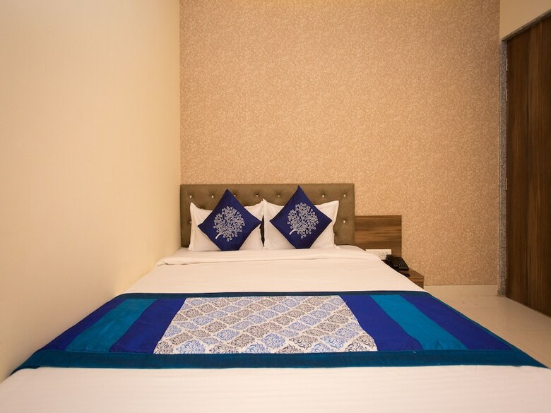 Oyo 10939 Hotel Sangam