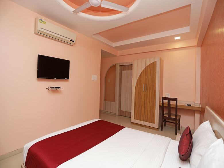 Hotel Oyo 6401 The Neelam Executive