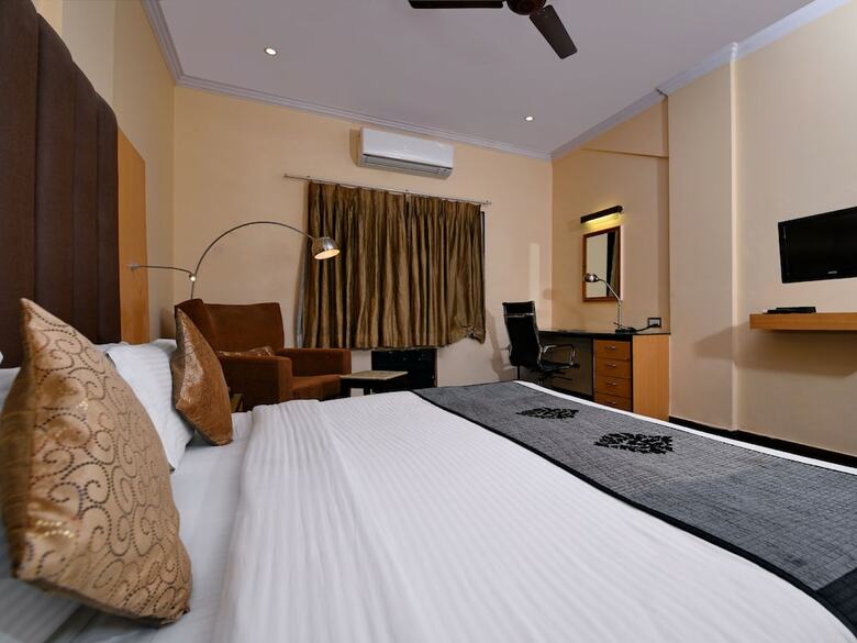Oyo 10706 Hotel Siddhartha