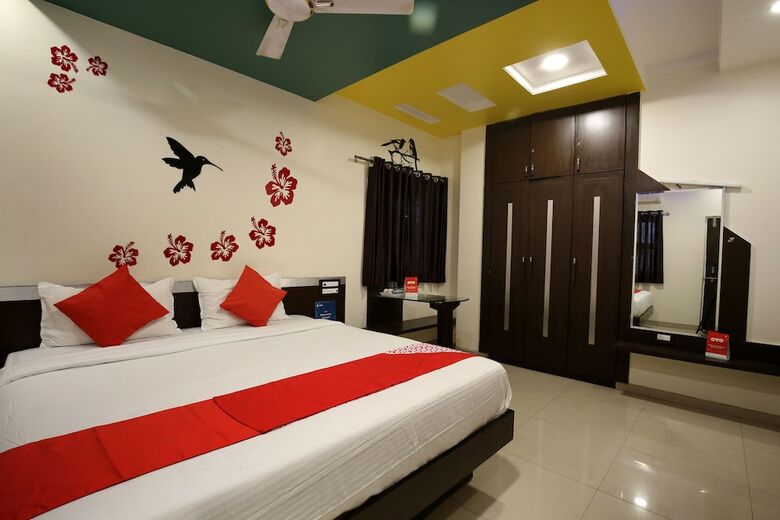 Oyo 11548 Hotel Mrunal Palace