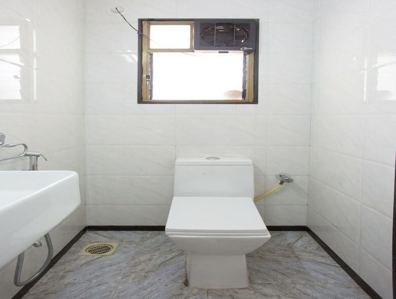 Oyo 11512 Hotel Kedari Residency