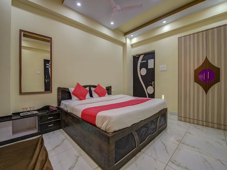 Oyo 9658 Hotel Madhuram