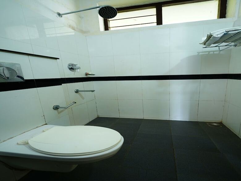 Oyo 10637 Hotel Chandana Residency