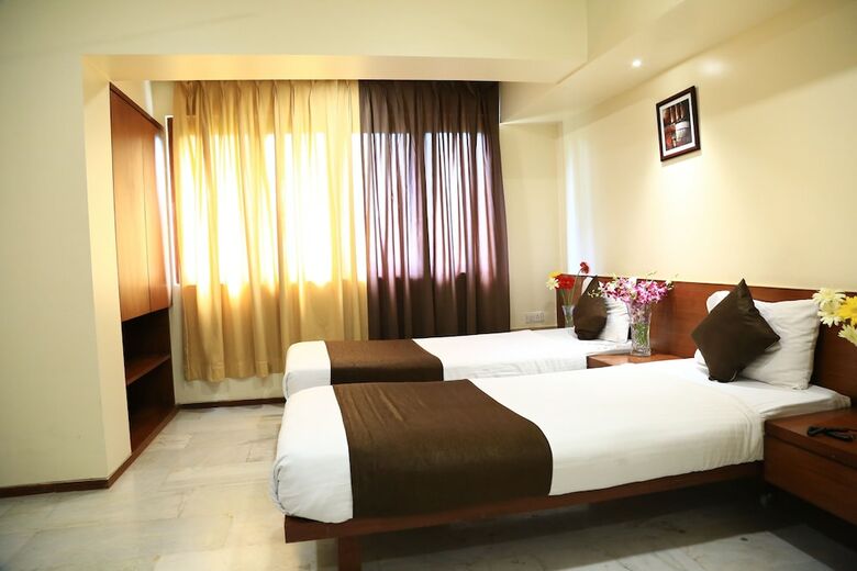 Fabhotel Executive Residency