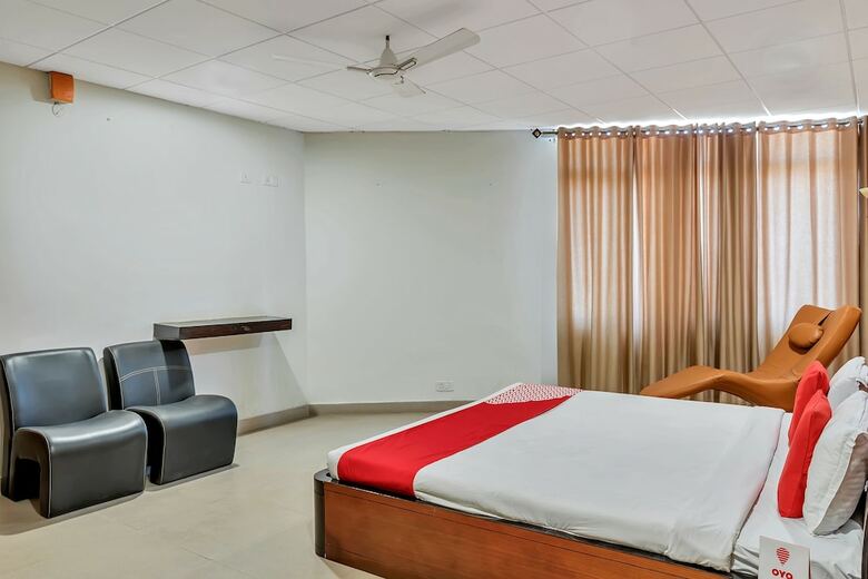 Oyo 11614 Hotel Vvip Stays