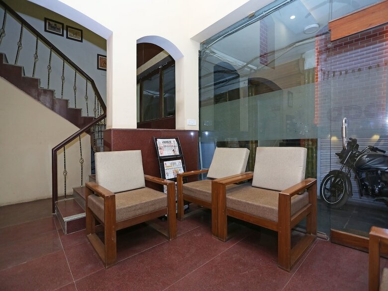Oyo 7859 Hotel Gurukripa