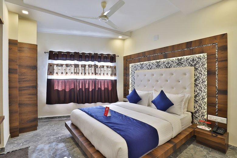 Oyo 11067 Hotel Swastik Inn