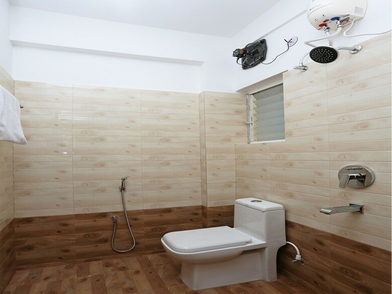 Oyo 11343 Hotel Sai International
