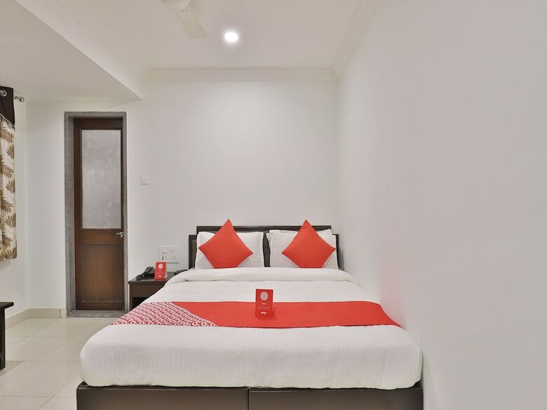 Oyo 11007 Hotel Amity