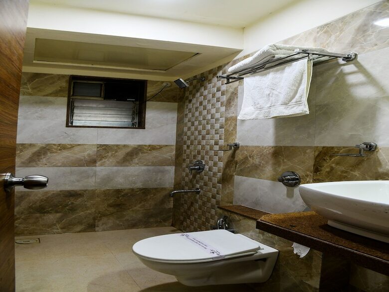 Oyo 10352 Hotel Vishwas