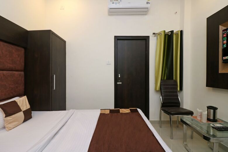 Oyo 10991 Hotel Gagan
