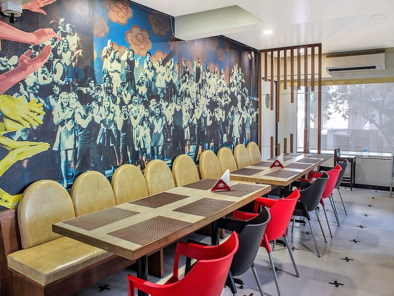 Oyo 11089 Hotel Deccan 8
