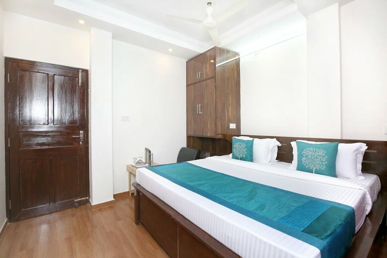 Oyo 11095 Hotel Sai Stay Inn