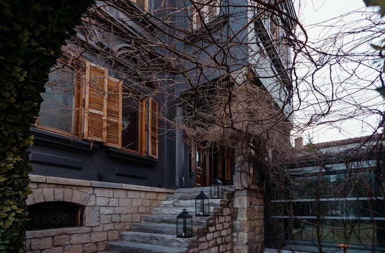 Life Gallery Hotel