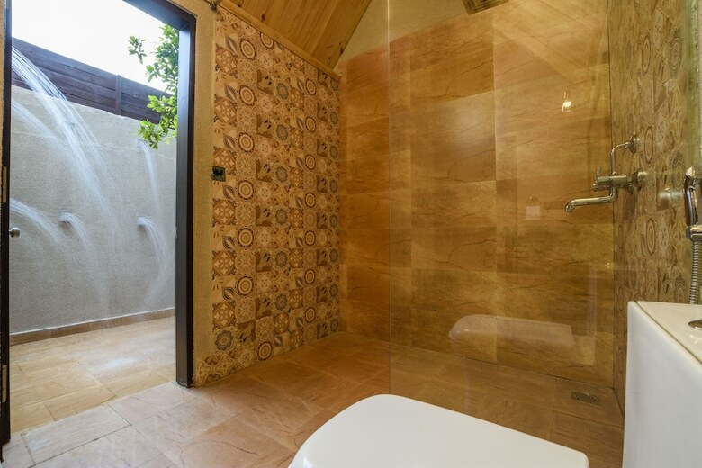 Hotel Stone Wood Resort & Spa