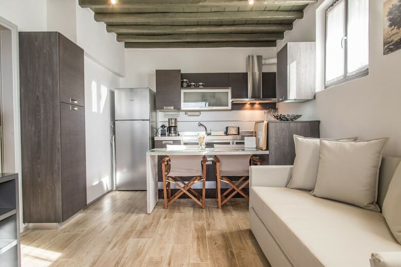 Villa Tinos Pegion House