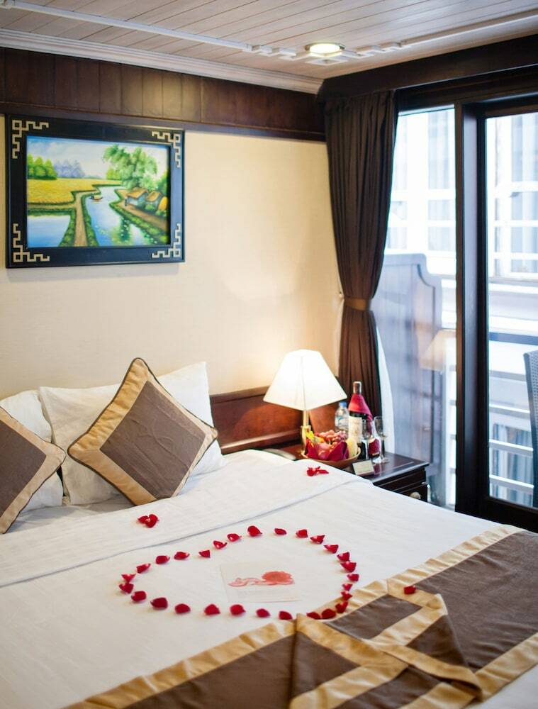 Apricot Premium Cruise