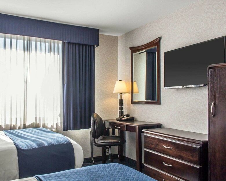 Hotel Paramount Inn