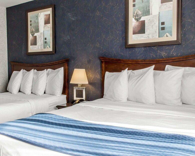 Hotel Paramount Inn