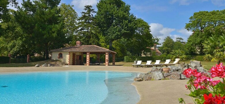 Chambres D'h�tes Domaine De La Corbe