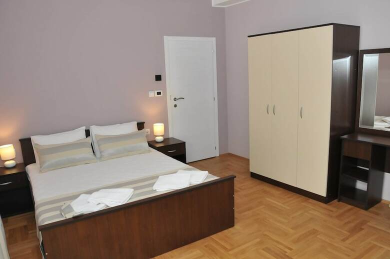 M-club Hotel